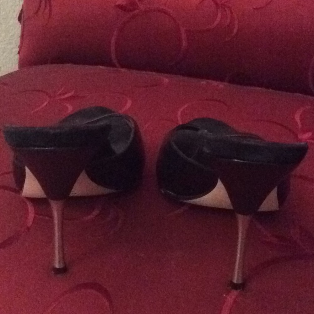 Prada slides - Picture 3 of 5